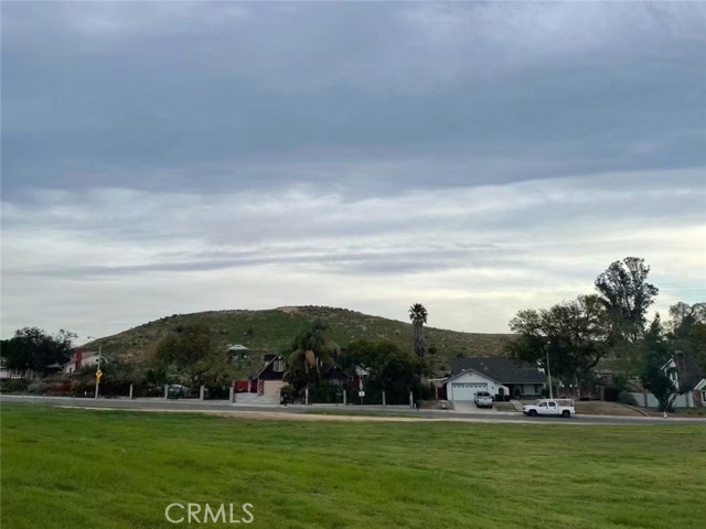 7929 bolton ave, Riverside CA: https://media.crmls.org/medias/f2b553f5-687f-47e4-a99a-4f82e87623c2.jpg