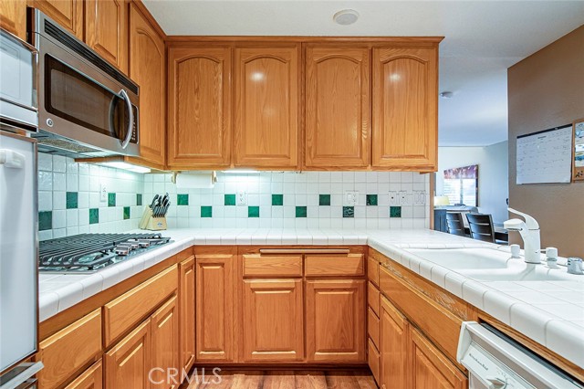 Detail Gallery Image 12 of 38 For 9682 Walker Ct #35,  Cypress,  CA 90630 - 2 Beds | 2/1 Baths