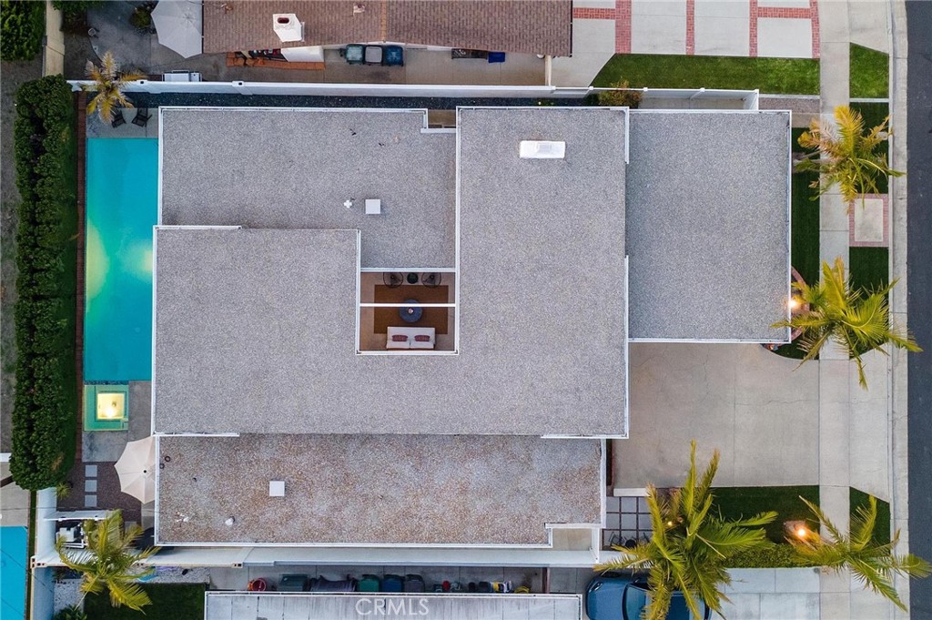 https://media.crmls.org/medias/f2b5b375-d2c9-4a44-8a4e-ab5e78de6647.jpg?preset=X-Large