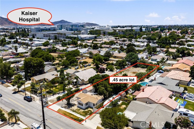 Detail Gallery Image 1 of 32 For 9804 Palmetto Ave, Fontana,  CA 92335 - 2 Beds | 1 Baths