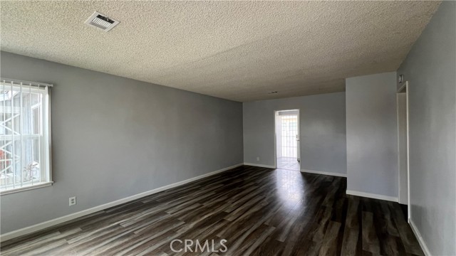 Detail Gallery Image 3 of 21 For 14763 Ryon Ave, Bellflower,  CA 90706 - 2 Beds | 1 Baths