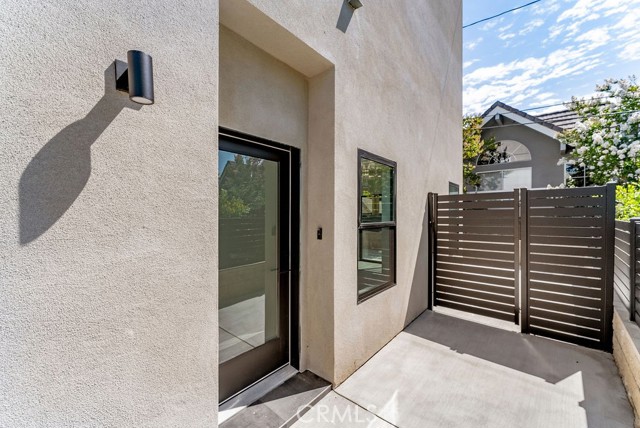 2155 Glenada Avenue, Montrose CA: https://media.crmls.org/medias/f2b6fb7c-09a2-4269-8bf1-148b97a403b4.jpg