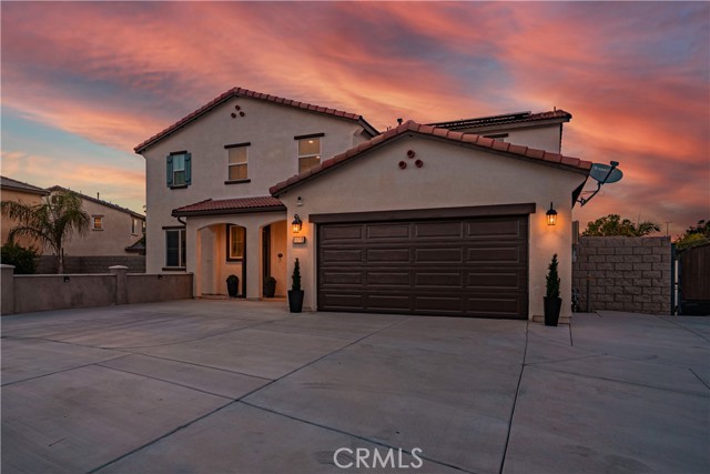 Detail Gallery Image 3 of 75 For 11715 Periwinkle Pl, Jurupa Valley,  CA 91752 - 6 Beds | 4/1 Baths
