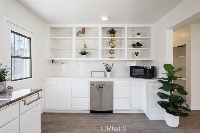 1124 W 123rd Street, Los Angeles CA: https://media.crmls.org/medias/f2b7b15e-435b-4f2b-9086-4201f9081eb5.jpg