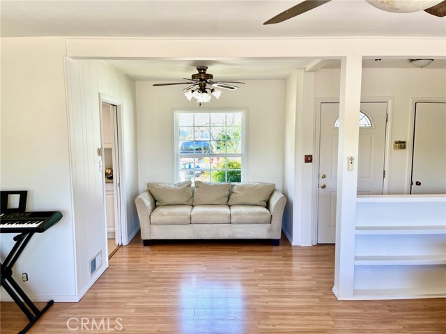 Detail Gallery Image 3 of 12 For 418 Saint Augustine Ave, Claremont,  CA 91711 - 3 Beds | 2 Baths