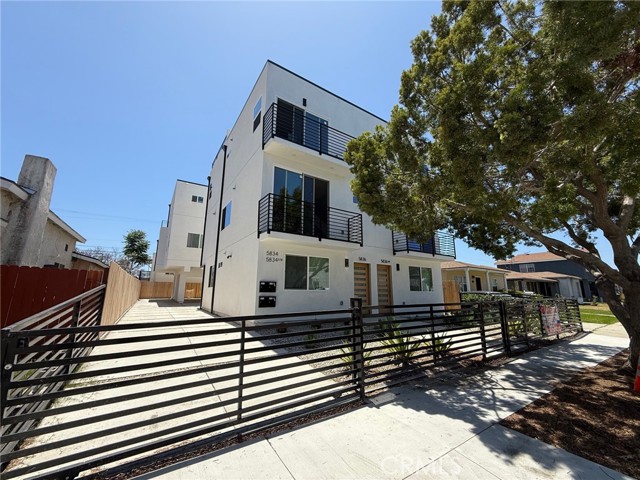 5836 Ernest Avenue, Los Angeles CA: https://media.crmls.org/medias/f2b9a82a-535e-48df-9ca0-f57e3921624b.jpg