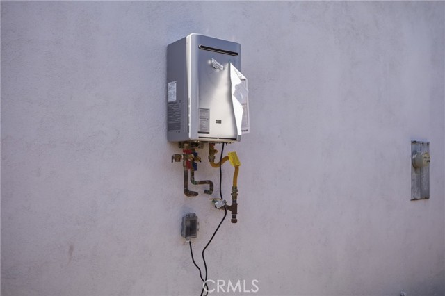 Detail Gallery Image 35 of 39 For 984 Fremont St, Pomona,  CA 91766 - 3 Beds | 2 Baths