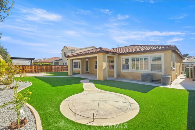 Detail Gallery Image 6 of 29 For 29916 Lomond Dr, Menifee,  CA 92585 - 4 Beds | 2/1 Baths