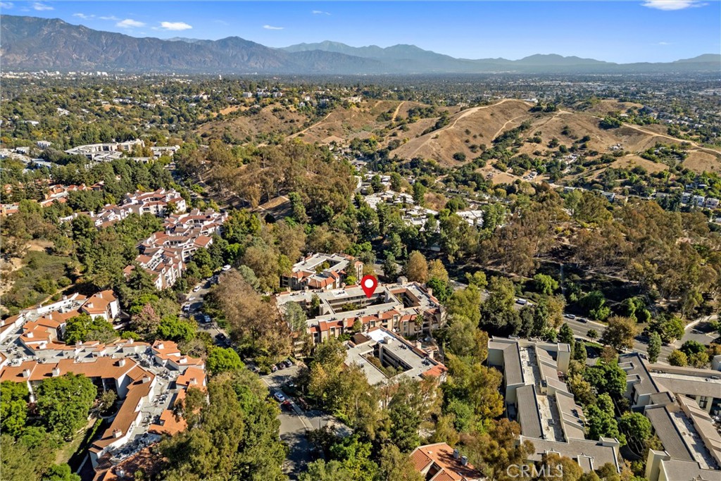 https://media.crmls.org/medias/f2ba1413-1832-4601-a837-e672b9f02355.jpg?preset=X-Large