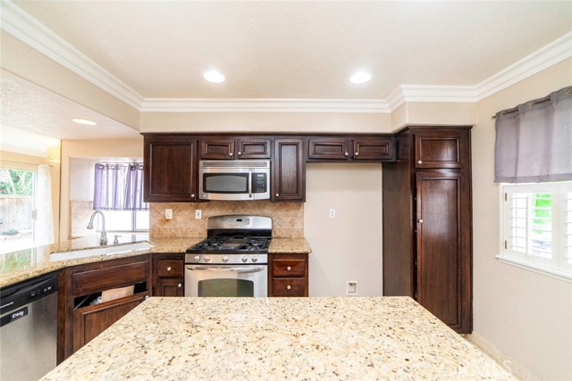 32 Santa Clara Street, Aliso Viejo CA: https://media.crmls.org/medias/f2ba79a2-6995-4ed2-9758-1bc393d3b246.jpg