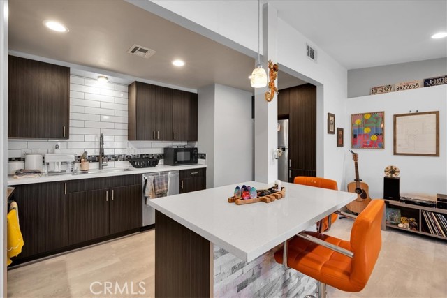 595 S Calle Santa Rosa, Palm Springs CA: https://media.crmls.org/medias/f2bb24e6-54ab-4fff-9199-79f0a64c1759.jpg