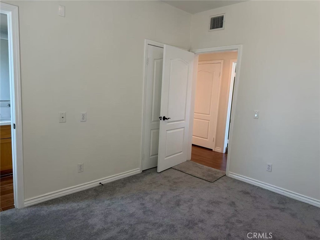https://media.crmls.org/medias/f2bc9e41-8126-4501-b5e2-405659aa3f46.jpg?preset=X-Large