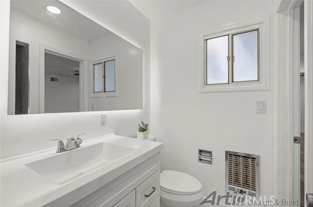 Detail Gallery Image 13 of 31 For 656 W 52nd St, San Bernardino,  CA 92407 - 4 Beds | 2/1 Baths