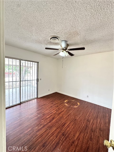 1185 Sapphire Place, Hemet CA: https://media.crmls.org/medias/f2bce51d-a531-472d-b33e-ab2c05d95a65.jpg