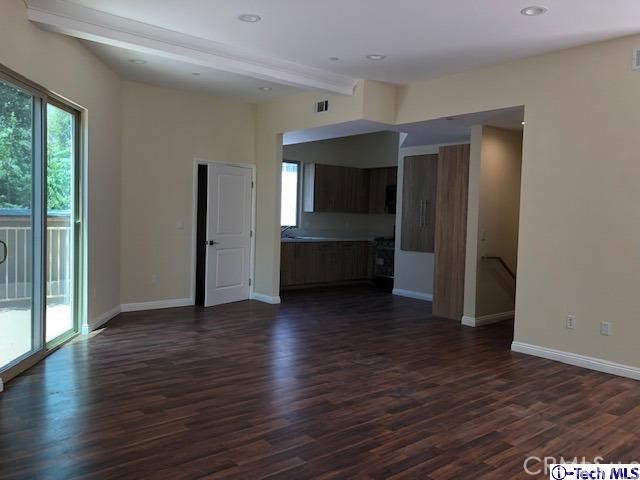 Detail Gallery Image 5 of 20 For 9951 Marcus Ave #103,  Tujunga,  CA 91042 - 3 Beds | 2 Baths