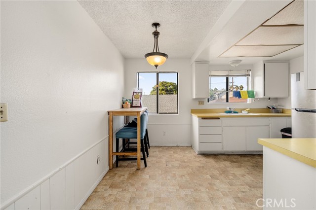 1070 Freeman Avenue, Long Beach CA: https://media.crmls.org/medias/f2bd21b0-58b9-4f3c-a1ff-de8f073676a9.jpg