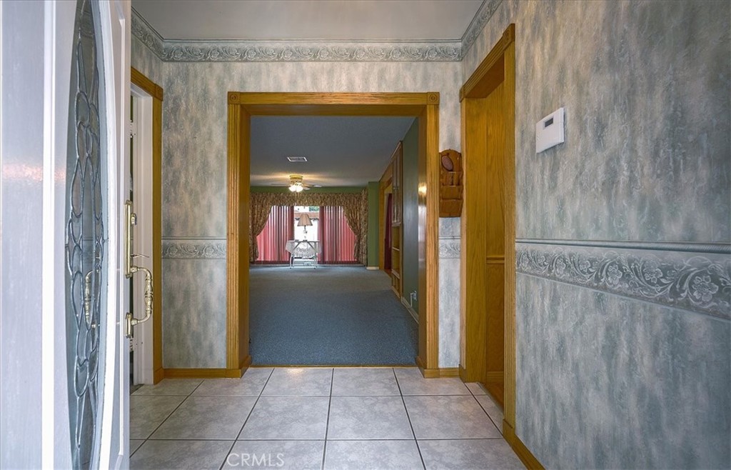 https://media.crmls.org/medias/f2bd6bd8-d989-4f07-bd49-0c7f5782e2e7.jpg?preset=X-Large