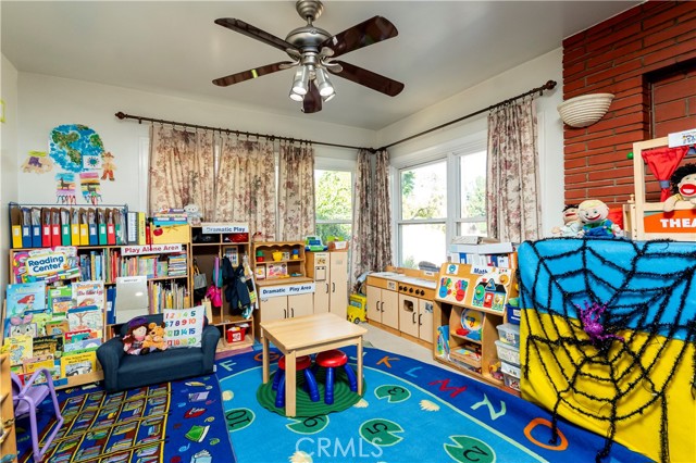 Detail Gallery Image 6 of 62 For 16040 Parthenia, North Hills,  CA 91343 - 2 Beds | 1/1 Baths