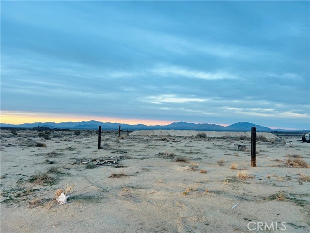 Detail Gallery Image 5 of 7 For 36352 Rodeo Rd, Lucerne Valley,  CA 92356 - – Beds | – Baths