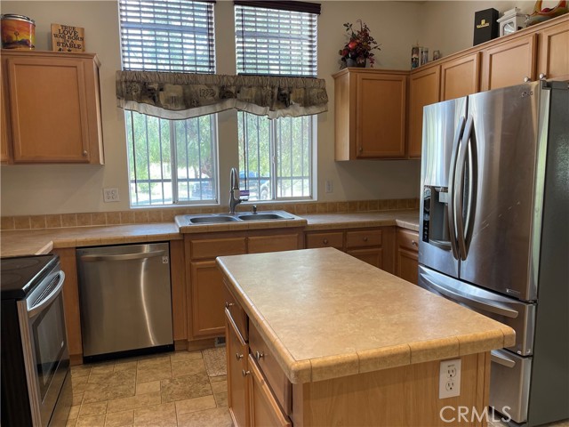 Detail Gallery Image 11 of 37 For 35125 Hobbiton Rd, Hemet,  CA 92544 - 4 Beds | 2 Baths