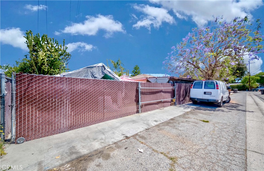 1108 W Commonwealth Avenue