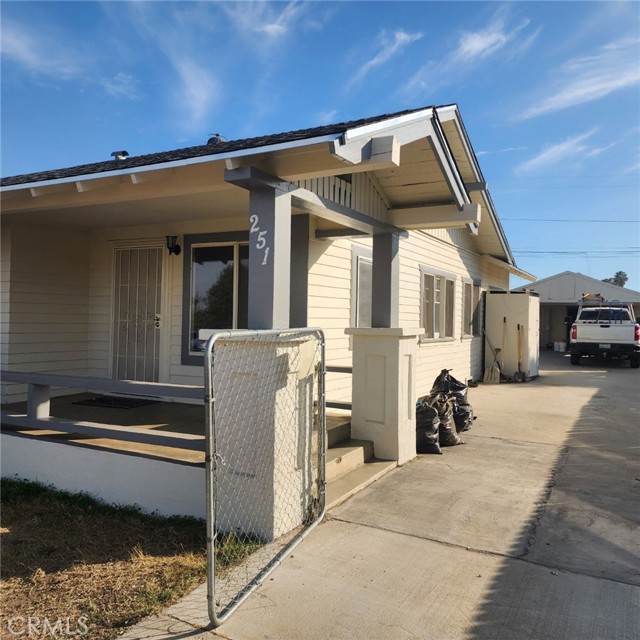 Detail Gallery Image 2 of 5 For 251 W 4th St, Perris,  CA 92570 - 4 Beds | 2 Baths