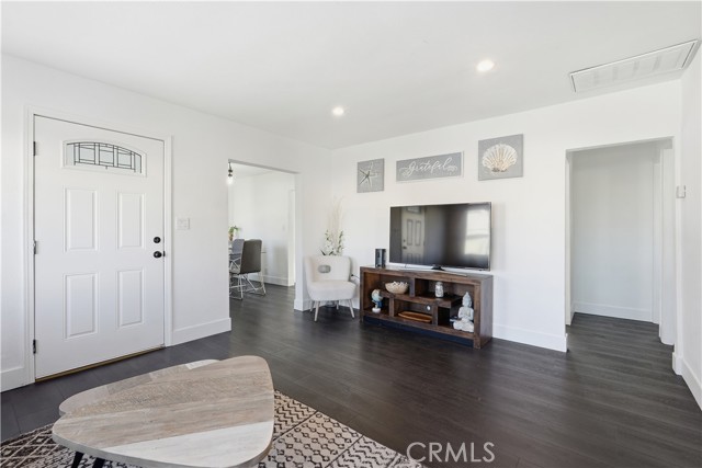 2005 phelan Lane, Redondo Beach CA: https://media.crmls.org/medias/f2c047c9-46d2-4661-b8c4-ad969af0f331.jpg