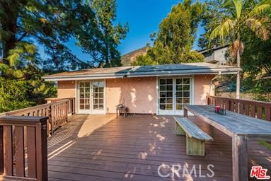 3540 N Knoll Drive, Los Angeles CA: https://media.crmls.org/medias/f2c05f93-112b-48e9-b006-3a92a036edbe.jpg