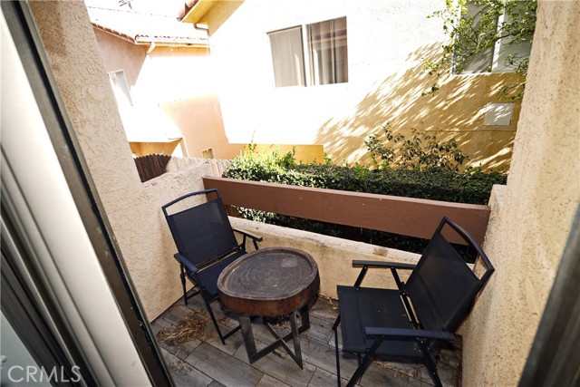 Detail Gallery Image 7 of 46 For 18954 Sherman Way #3,  Reseda,  CA 91335 - 2 Beds | 3 Baths