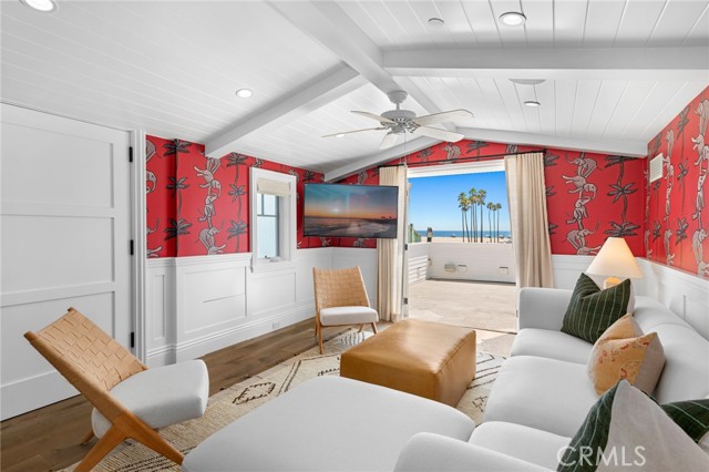 Detail Gallery Image 34 of 41 For 930 E Balboa Bld, Newport Beach,  CA 92661 - 3 Beds | 4/1 Baths