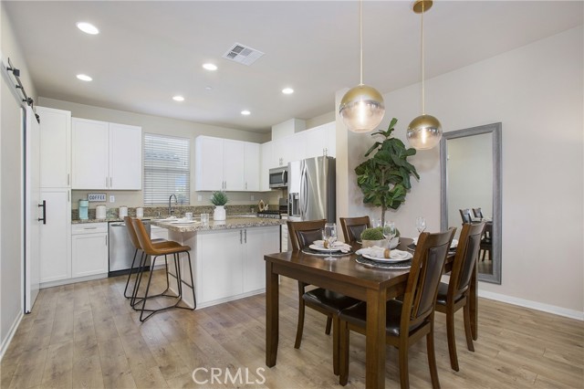 Detail Gallery Image 7 of 37 For 2651 W Lincoln Ave #40,  Anaheim,  CA 92801 - 3 Beds | 2/1 Baths