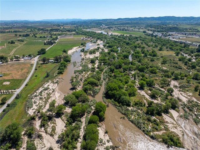 Detail Gallery Image 14 of 25 For 6430 N River Rd, Paso Robles,  CA 93446 - – Beds | – Baths