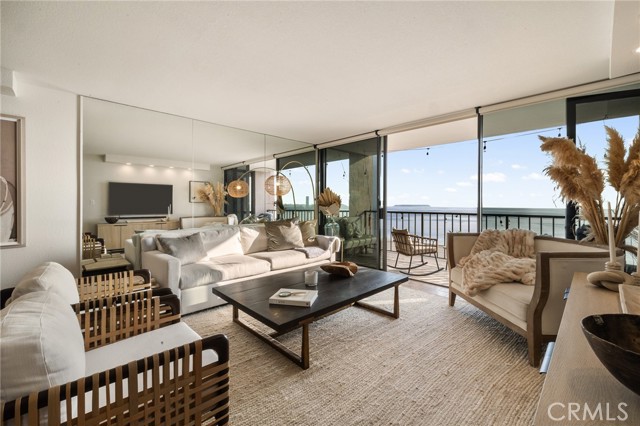 Detail Gallery Image 5 of 34 For 1750 E Ocean Bld #209,  Long Beach,  CA 90802 - 2 Beds | 2 Baths