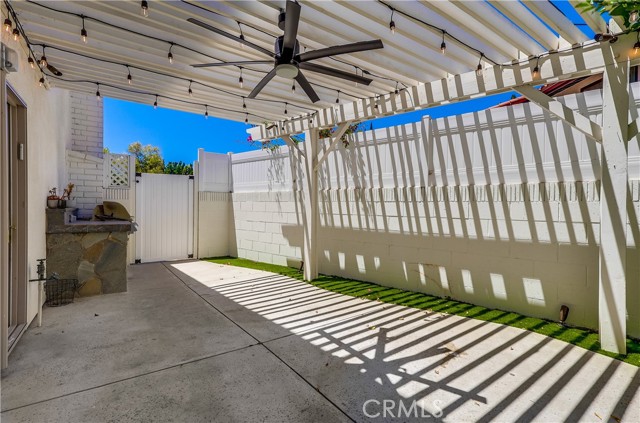 5528 Voletta Place, Valley Village CA: https://media.crmls.org/medias/f2c2c15f-779f-4acc-a0c1-ba25514b873e.jpg