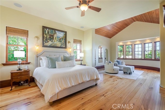 Image 16 of 74 For 25532 Oak Meadow Drive