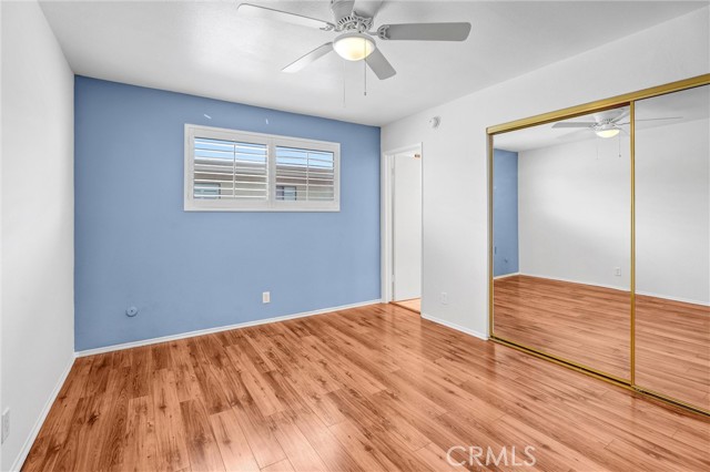 18403 Collins Street, Tarzana CA: https://media.crmls.org/medias/f2c394ed-886e-4b8f-8ee5-99ca6a6da39c.jpg