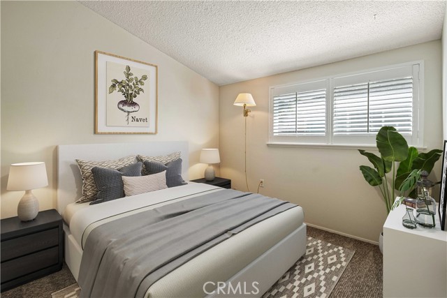 Detail Gallery Image 8 of 28 For 19144 Avenue of the Oaks #D,  Newhall,  CA 91321 - 2 Beds | 1 Baths