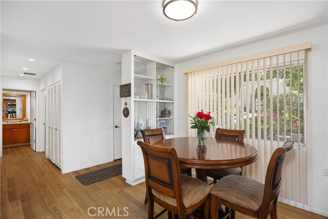 5472 Paseo Del Lago E, Laguna Woods CA: https://media.crmls.org/medias/f2c4dfd1-afb6-4a2d-b674-eb7543b292ad.jpg