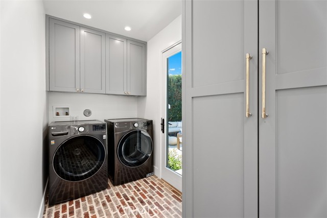 Detail Gallery Image 14 of 48 For 307 Emerald Bay, Laguna Beach,  CA 92651 - 5 Beds | 4/1 Baths