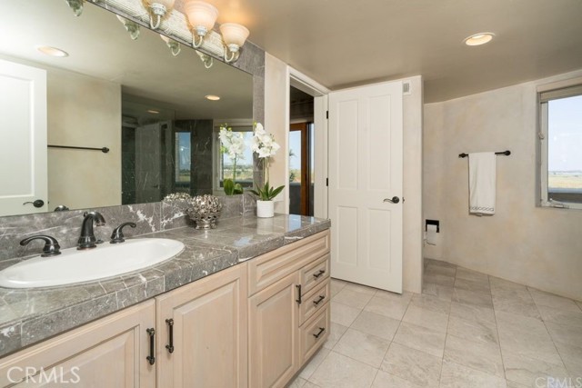 2301 Irvine, Newport Beach CA: https://media.crmls.org/medias/f2c5cf7f-ae75-4ff8-9fa8-4cf4286ac1b6.jpg