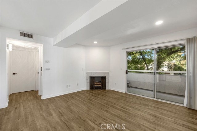 Detail Gallery Image 10 of 22 For 4406 Cahuenga Bld, Toluca Lake,  CA 91602 - – Beds | – Baths
