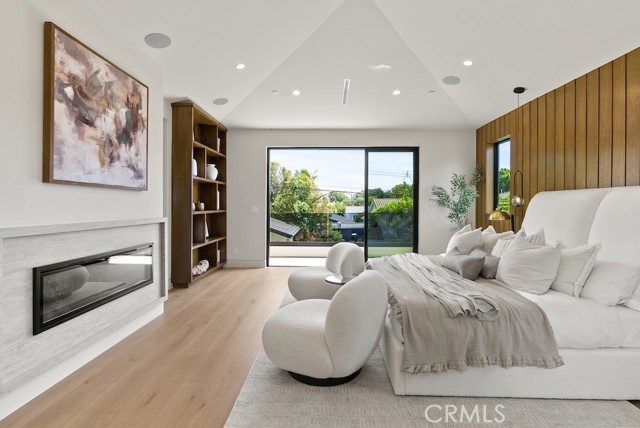 Detail Gallery Image 29 of 74 For 4708 Noble Ave, Sherman Oaks,  CA 91403 - 4 Beds | 5/1 Baths