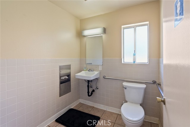 Detail Gallery Image 31 of 39 For 13011 Doty Ave #44,  Hawthorne,  CA 90250 - 3 Beds | 1/1 Baths