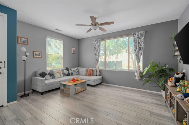 4171 S Cardinale Privado, Ontario CA: https://media.crmls.org/medias/f2caac5a-68c7-4e4b-9a0c-d4ff775cc722.jpg