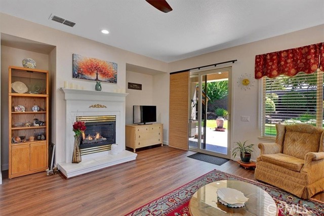 601 Yerington Place, Lincoln CA: https://media.crmls.org/medias/f2caeac3-8a43-467d-aa6a-487bf34c2b4f.jpg