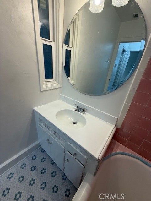 Detail Gallery Image 13 of 30 For 2707 Locksley Pl, Silver Lake Los Angeles,  CA 90039 - 3 Beds | 2 Baths