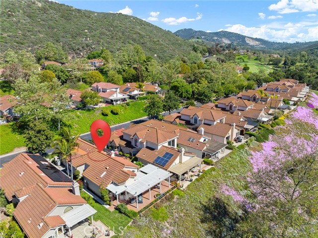 29122 Laurel Valley Drive, Vista CA: https://media.crmls.org/medias/f2cb2eb0-2bf4-489a-ae5e-ef0d08dd9f34.jpg