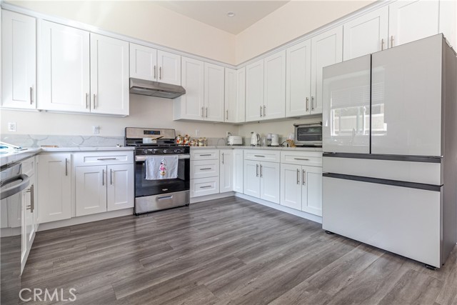 Detail Gallery Image 14 of 51 For 14159 Gault St, Van Nuys,  CA 91405 - 3 Beds | 2 Baths