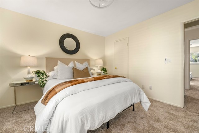 922 N Redding Way, Upland CA: https://media.crmls.org/medias/f2cb92d0-c9b5-4a73-8938-0bc45b6fb865.jpg