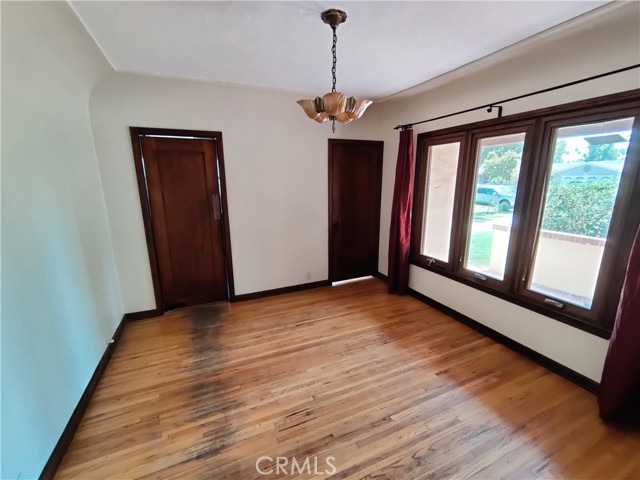 3569 Bandini Avenue, Riverside CA: https://media.crmls.org/medias/f2cbfe7e-c056-4301-8171-9b6b6ea45dac.jpg
